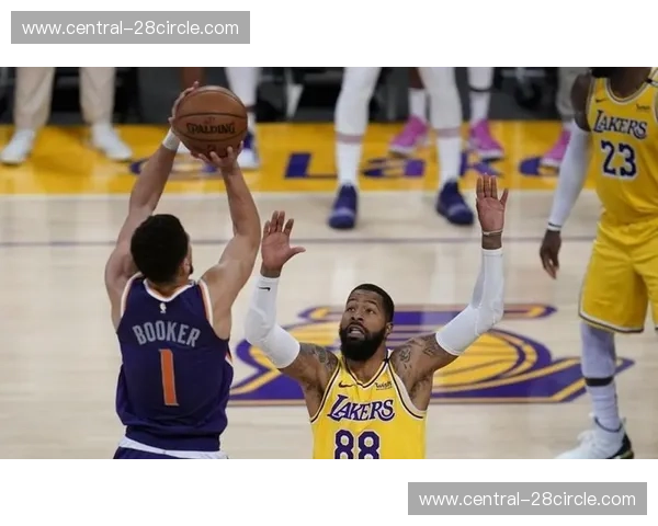 太阳两连胜紧追湖人保留前六希望 布克复出状态仍需调整