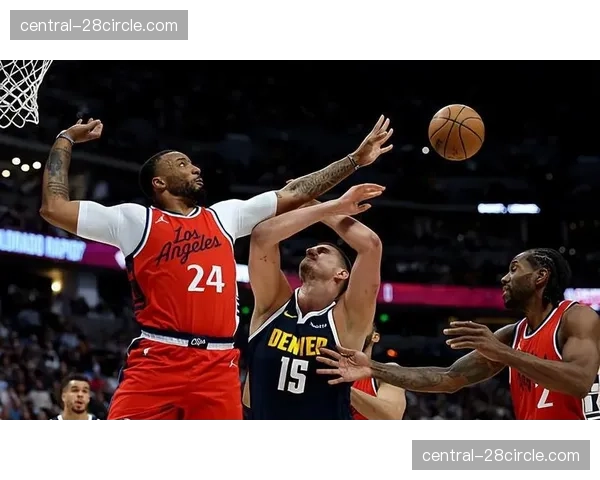 伦纳德三分9中5效率惊人 快船关键时刻单打战术首选其执行 伦纳德三分9中5效率惊人 快船关键时刻单打战术首选其执行